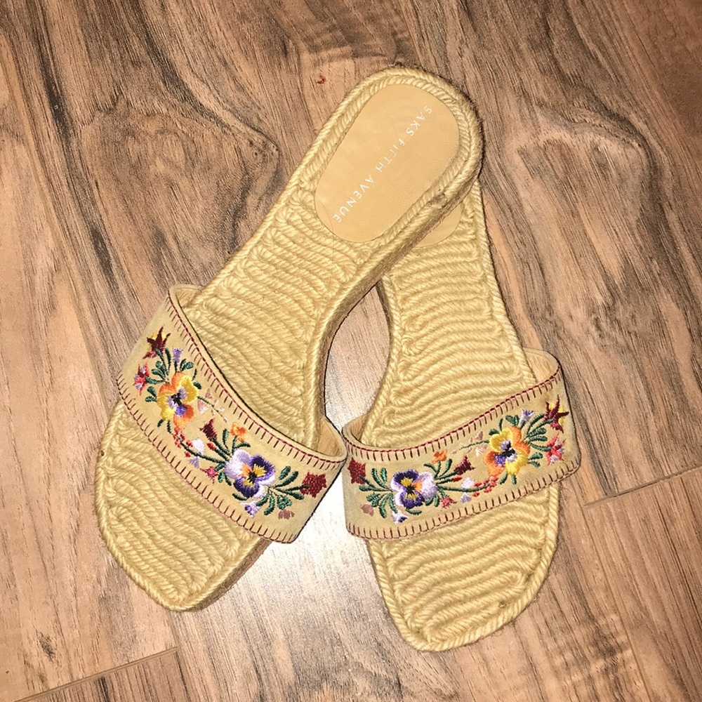 SAKS FIFTH AVENUE ESPADRILLES, Size 9